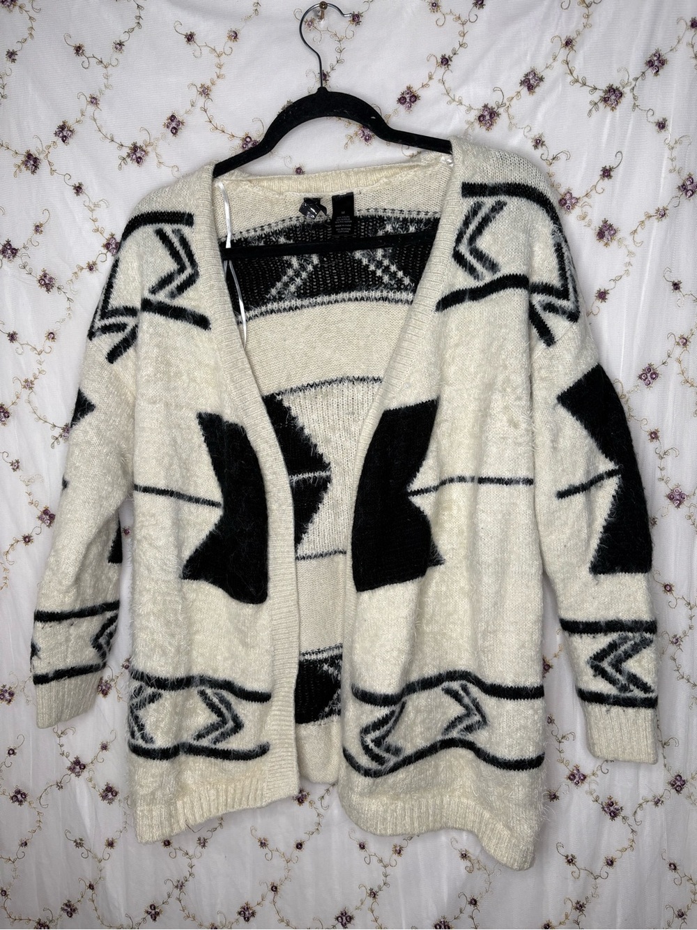 BKE Cream & Black Geometric Open-Front Cardigan
